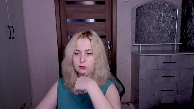 Snapshot of Kristy-Max chatting on March 20, 2026, 6:03 am Kristy-Max online show from March 20, 2026, 6:03 am