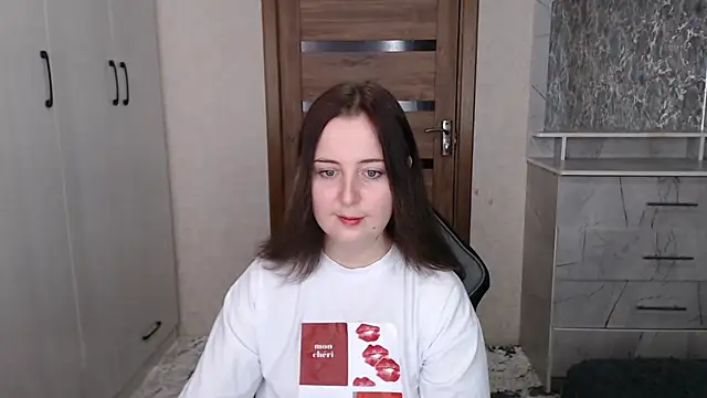 Kristy-Max online show from November 21, 2025, 6:23 am