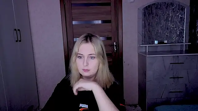 Kristy-Max online show from February 22, 2026, 10:55 pm