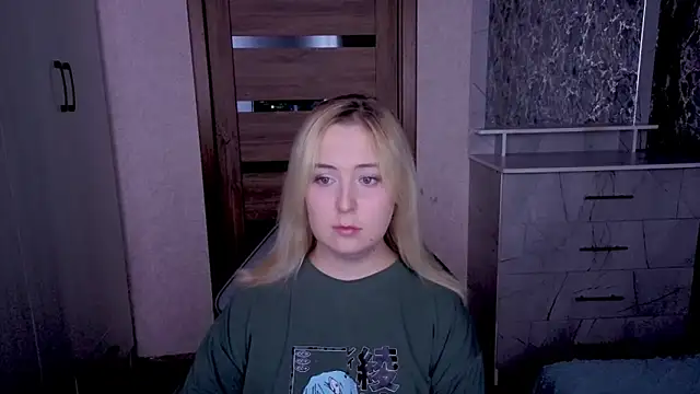 Snapshot of Kristy-Max chatting on May 19, 2026, 2:18 am Kristy-Max online show from May 19, 2026, 2:18 am