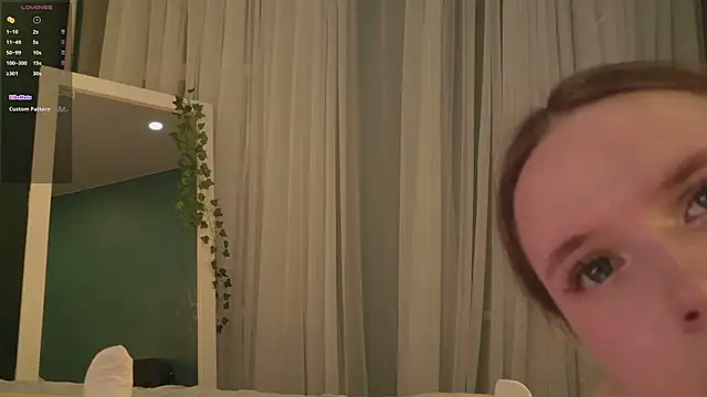 Snapshot of SunnyRisha chatting on November 15, 2025, 5:11 am SunnyRisha online show from November 15, 2025, 5:11 am