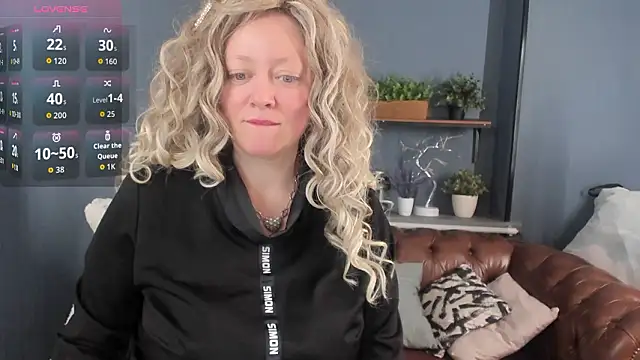 JesiaFoxi online show from February 28, 2026, 4:28 pm