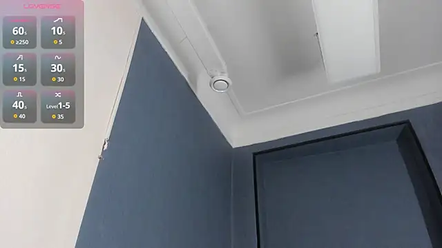 JesiaFoxi online show from November 7, 2025, 12:31 pm