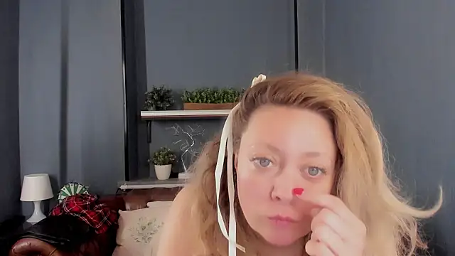 JesiaFoxi online show from November 5, 2025, 12:52 pm