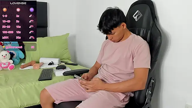 Tonny twink  online show from March 14, 2026, 1:44 am