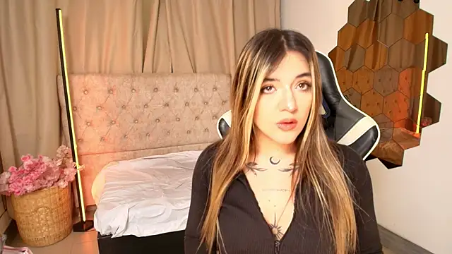 Snapshot of ashleyvalirya chatting on March 21, 2025, 3:44 am ashleyvalirya online show from March 21, 2025, 3:44 am