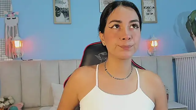Snapshot of lyzzi_smith01 chatting on February 3, 2025, 7:31 pm lyzzi smith01 online show from February 3, 2025, 7:31 pm