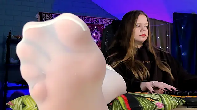 Snapshot of footfetish_baby chatting on January 31, 2026, 7:45 pm footfetish baby online show from January 31, 2026, 7:45 pm