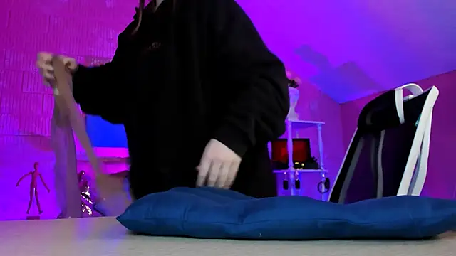 Snapshot of footfetish_baby chatting on December 4, 2025, 12:48 pm footfetish baby online show from December 4, 2025, 12:48 pm