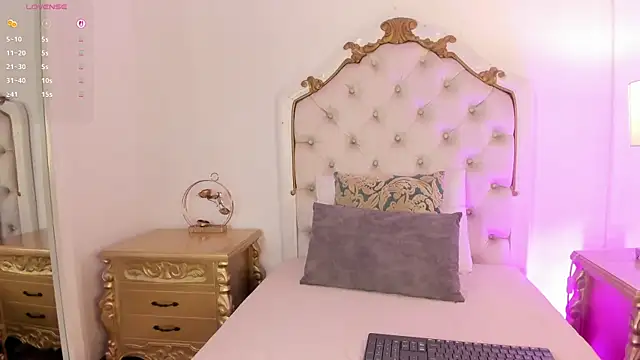 Victoria vallejo  online show from March 31, 2026, 11:34 am