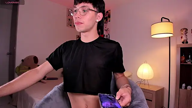 Snapshot of angel_bless19 chatting on January 31, 2026, 8:51 pm angel bless19 online show from January 31, 2026, 8:51 pm