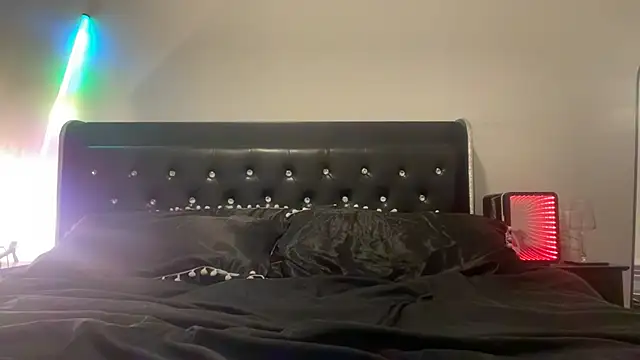 Snapshot of RavenRayyy chatting on November 15, 2025, 11:14 am RavenRayyy online show from November 15, 2025, 11:14 am