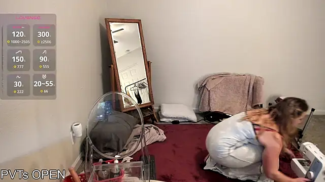 Snapshot of Peaches_N_Kreme chatting on October 14, 2025, 1:50 am Peaches N Kreme online show from October 14, 2025, 1:50 am