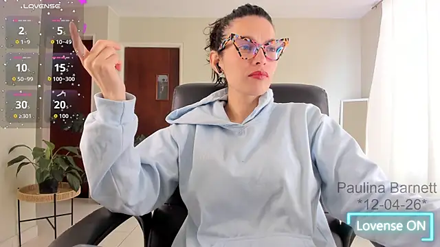 paulinabarnett- online show from April 12, 2026, 4:43 pm