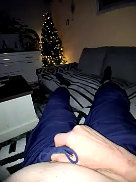 Snapshot of schlonzi81 chatting on December 14, 2025, 8:58 pm schlonzi81 online show from December 14, 2025, 8:58 pm