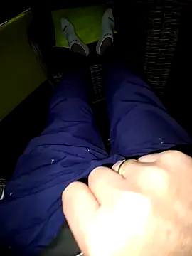 Snapshot of schlonzi81 chatting on October 12, 2025, 9:05 pm schlonzi81 online show from October 12, 2025, 9:05 pm