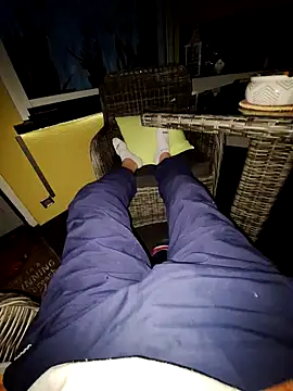 Snapshot of schlonzi81 chatting on September 26, 2025, 8:38 pm schlonzi81 online show from September 26, 2025, 8:38 pm