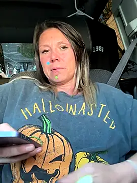 Snapshot of hotNReady6969 chatting on October 30, 2025, 10:17 pm hotNReady6969 online show from October 30, 2025, 10:17 pm