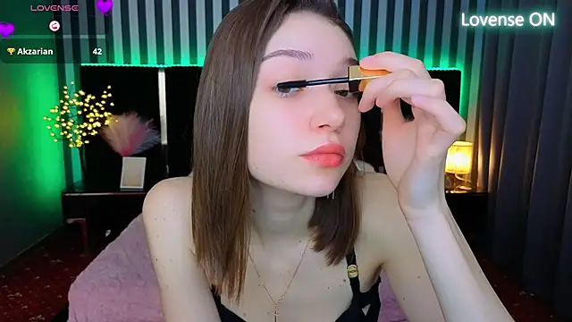 Snapshot of Cherry_Wipe chatting on June 7, 2026, 6:29 am Cherry Wipe online show from June 7, 2026, 6:29 am