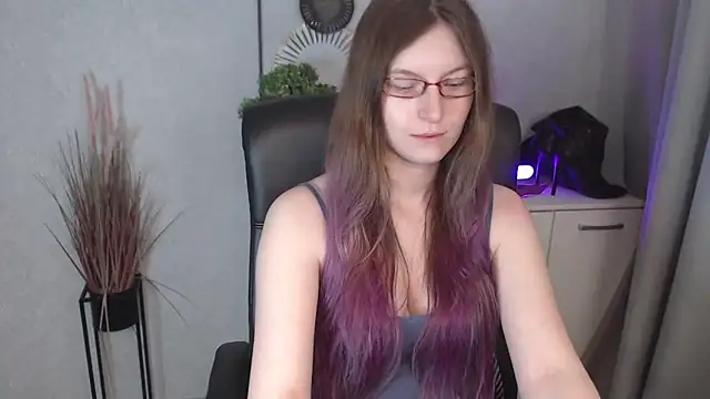 Snapshot of emmaxDelight chatting on October 29, 2025, 6:23 am emmaxDelight online show from October 29, 2025, 6:23 am