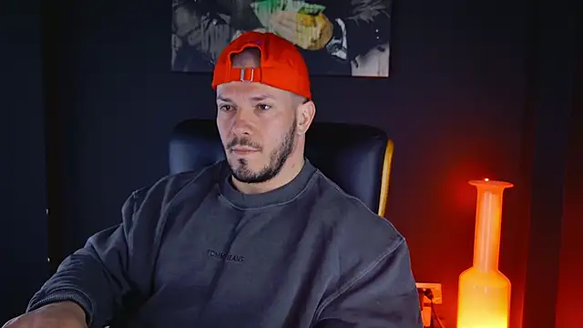 Snapshot of AngeloEric chatting on March 18, 2025, 8:28 am AngeloEric online show from March 18, 2025, 8:28 am