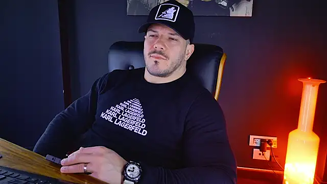 Snapshot of AngeloEric chatting on February 11, 2025, 6:51 am AngeloEric online show from February 11, 2025, 6:51 am