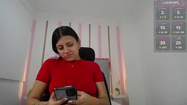 Isa Martinez18 online show from January 25, 2025, 2:36 pm