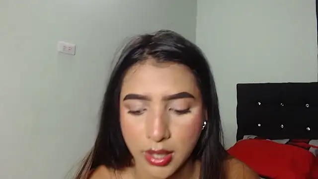 caroline steven05 online show from November 2, 2025, 5:12 am