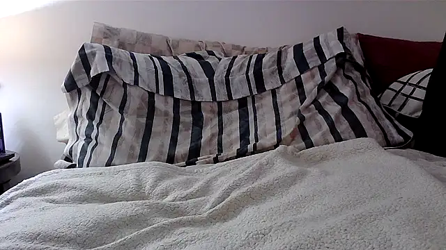 Hand69someguy online show from April 16, 2026, 3:29 am