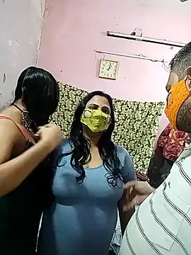 Snapshot of sexy_kaira chatting on January 20, 2025, 7:35 pm sexy kaira online show from January 20, 2025, 7:35 pm