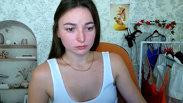  Barbie Kiss  online show from October 15, 2025, 5:06 am