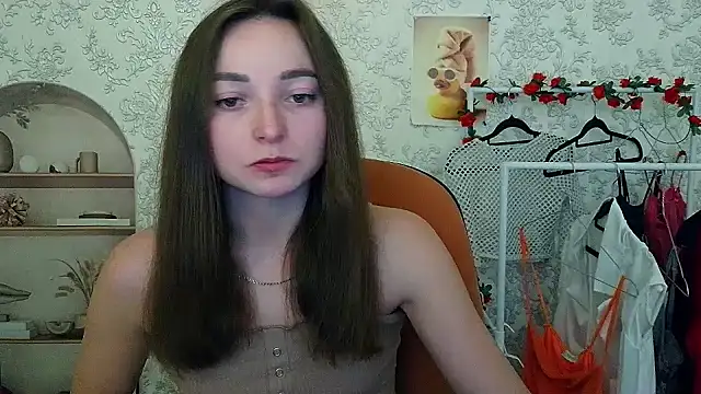  Barbie Kiss  online show from November 20, 2025, 1:01 pm