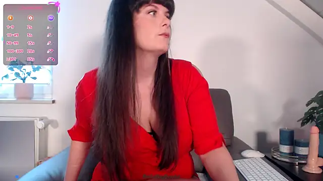 Snapshot of BellaBigBoobz chatting on December 10, 2024, 11:11 am BellaBigBoobz online show from December 10, 2024, 11:11 am