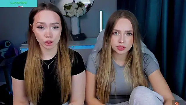 Snapshot of YaraKroft_ chatting on December 16, 2025, 5:28 pm YaraKroft online show from December 16, 2025, 5:28 pm