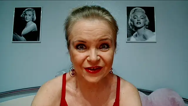 Snapshot of sexyjennyeu chatting on February 16, 2025, 8:22 pm sexyjennyeu online show from February 16, 2025, 8:22 pm