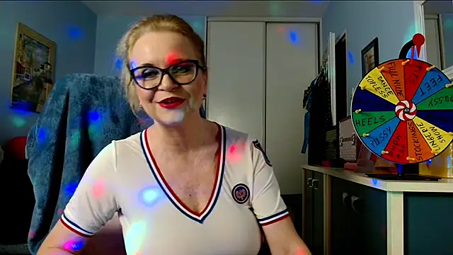 Snapshot of sexyjennyeu chatting on September 10, 2025, 7:57 pm sexyjennyeu online show from September 10, 2025, 7:57 pm