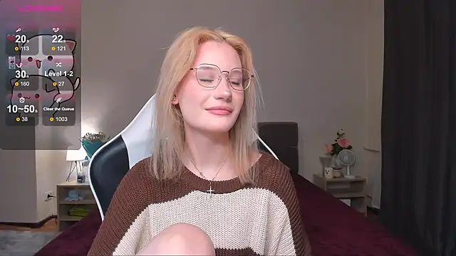 Snapshot of DearLia chatting on December 17, 2024, 12:56 am DearLia online show from December 17, 2024, 12:56 am