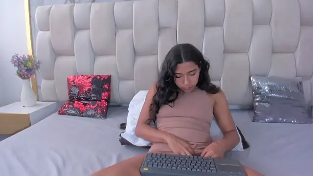 Snapshot of Hanna_lens chatting on February 23, 2026, 4:40 pm Hanna lens online show from February 23, 2026, 4:40 pm