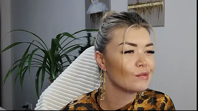 Miakiss ss online show from January 16, 2025, 4:07 am