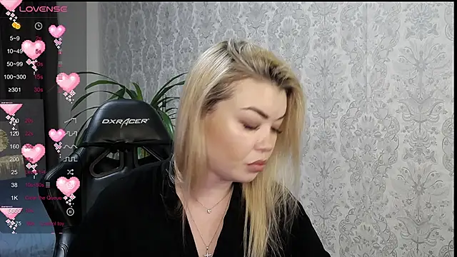 Miakiss ss online show from December 12, 2024, 12:33 pm