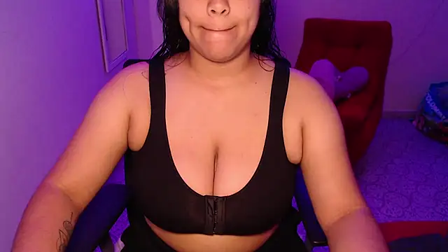 VenussTits97 online show from December 20, 2025, 11:07 pm