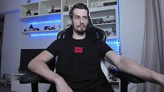 ToddClaytonn online show from November 3, 2025, 9:18 pm