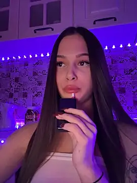 EricaWalls online show from February 3, 2025, 12:15 am