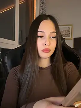 EricaWalls online show from April 1, 2026, 8:17 pm