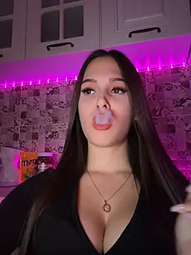 EricaWalls online show from March 21, 2025, 5:12 pm