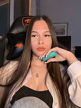 EricaWalls online show from April 18, 2026, 7:07 pm