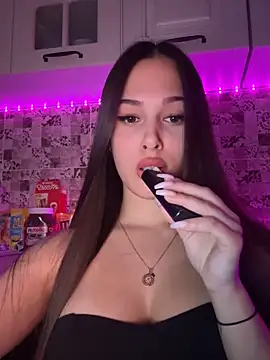 EricaWalls online show from March 13, 2025, 9:05 pm