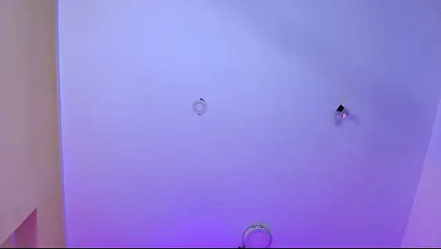 Snapshot of vanelope11 chatting on December 14, 2025, 12:33 pm vanelope11 online show from December 14, 2025, 12:33 pm