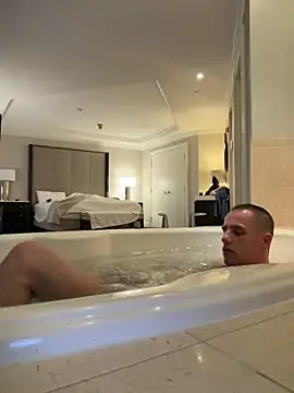 Snapshot of PeytonJohnn chatting on December 4, 2025, 9:08 am PeytonJohnn online show from December 4, 2025, 9:08 am