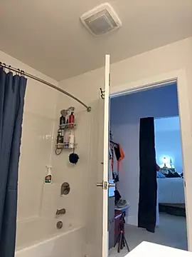 Snapshot of PeytonJohnn chatting on October 29, 2025, 3:55 pm PeytonJohnn online show from October 29, 2025, 3:55 pm